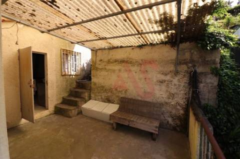 Moradia T4 em São Jorge de Vizela, Felgueiras | 132.000€