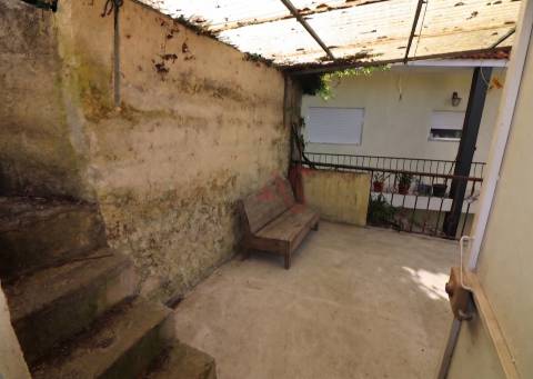 Moradia T4 em São Jorge de Vizela, Felgueiras | 132.000€