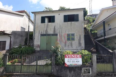 Moradia T4 em São Jorge de Vizela, Felgueiras | 132.000€