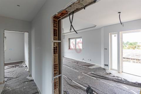 Moradia T3 em remodelação em Santa Maria de Lamas, Santa Maria da Feira