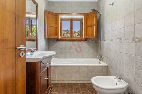 Casa do Loureiro em Paradança, Mondim de Basto