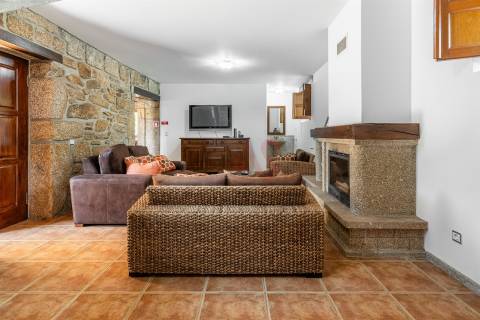 Casa do Loureiro em Paradança, Mondim de Basto