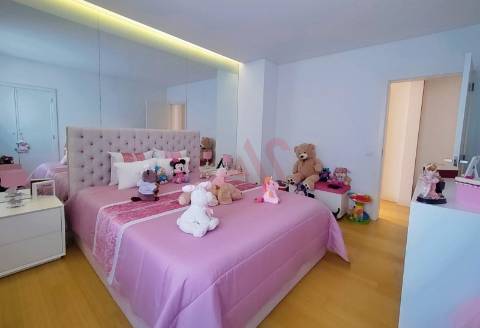 Moradia T5 em Lordelo, Guimarães com Piscina, Sauna, Jacuzzi e Garagem para 4 Carros
