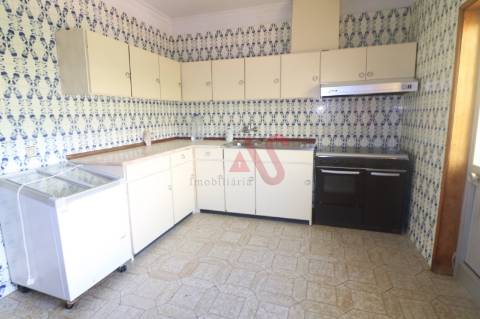 Apartamento T4 Espaçoso com Excelente Luminosidade em Roriz, Santo Tirso