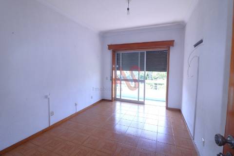 Apartamento T4 Espaçoso com Excelente Luminosidade em Roriz, Santo Tirso