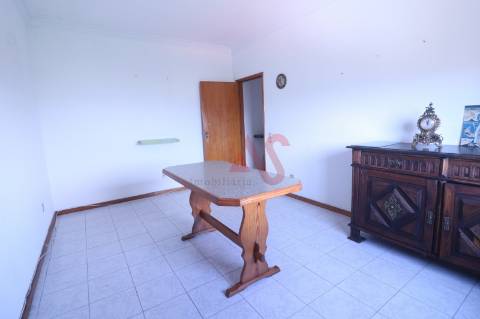 Apartamento T4 Espaçoso com Excelente Luminosidade em Roriz, Santo Tirso