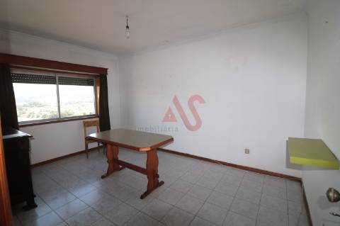 Apartamento T4 Espaçoso com Excelente Luminosidade em Roriz, Santo Tirso
