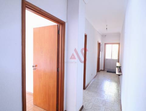 Apartamento T4 Espaçoso com Excelente Luminosidade em Roriz, Santo Tirso