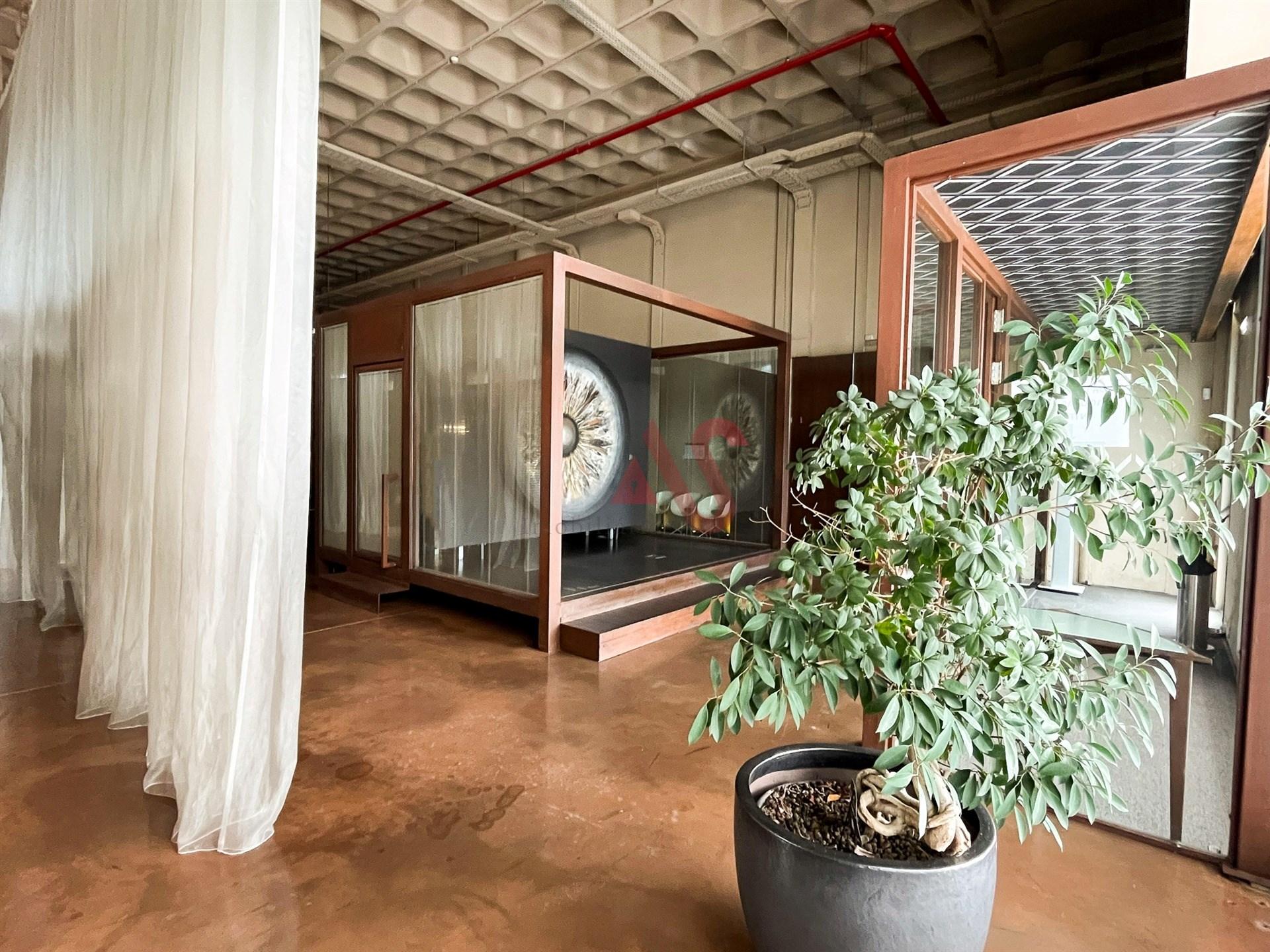Pavilhão Industrial para Venda na Trofa | 1.721 m² | Escritórios, Showroom e Mezanine