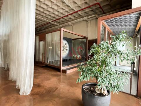 Pavilhão Industrial para Venda na Trofa | 1.721 m² | Escritórios, Showroom e Mezanine