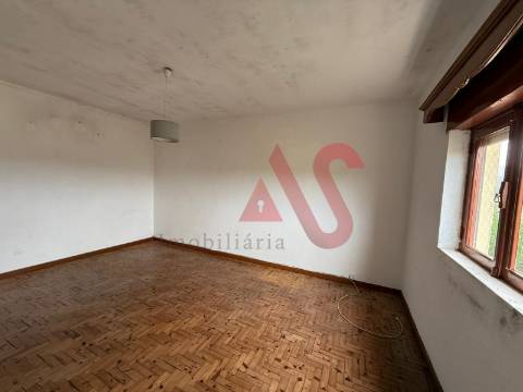 Moradia T3 com Projeto Bi-Familiar e Terreno | Agrela, Santo Tirso