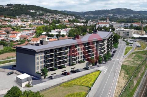 Apartamento T2 no Centro de Vizela com 2 Lugares de Garagem
