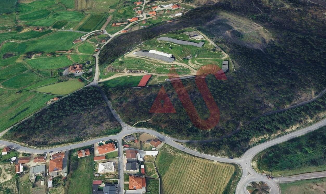 Terreno com 1600m2 para construção em Silvares, Lousada