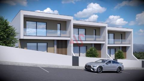 Moradia T3 em Banda em construção - Macieira, Lousada
