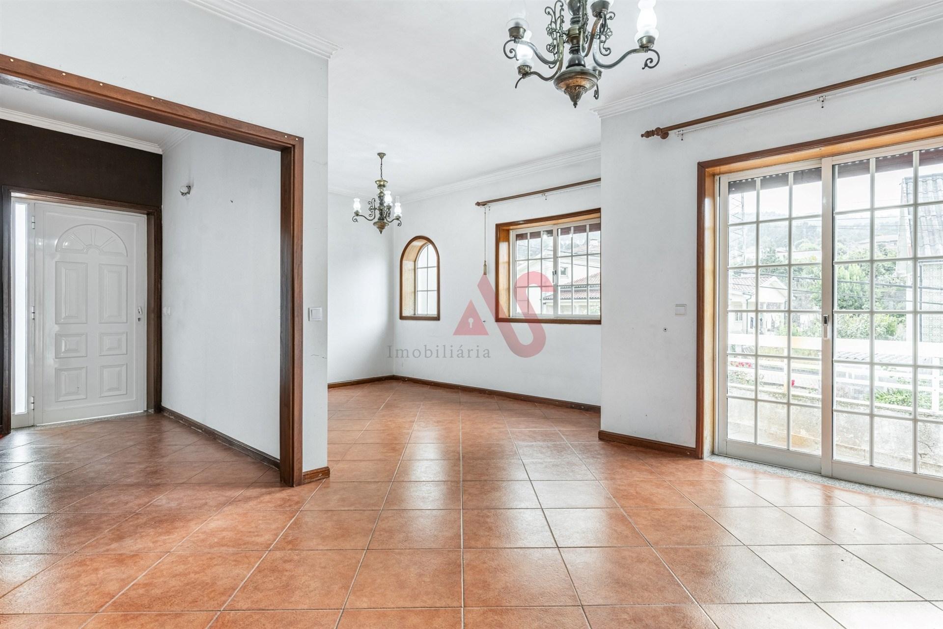 Andar de Moradia T3+T2 | Vizela | Duas Habitações Independentes