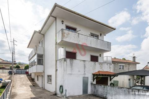 Andar de Moradia T3+T2 | Vizela | Duas Habitações Independentes