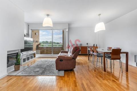 Apartamento T3 Mobilado e Equipado | Moreira de Cónegos, Guimarães | Garagem e Elevador