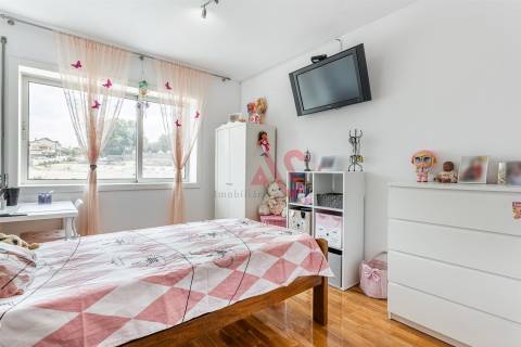 Apartamento T3 Mobilado e Equipado | Moreira de Cónegos, Guimarães | Garagem e Elevador