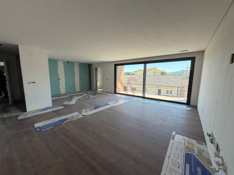 Apartamento T3 | Rés-do-chão | 126,30 m² | Vizela – Santo Adrião