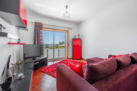 Apartamento T2 com 90,2 m² | Mobilado e Equipado |Garagem | Elevador | 2 Varandas | Lustosa, Lousada