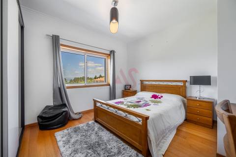 Apartamento T2 com 90,2 m² | Mobilado e Equipado |Garagem | Elevador | 2 Varandas | Lustosa, Lousada