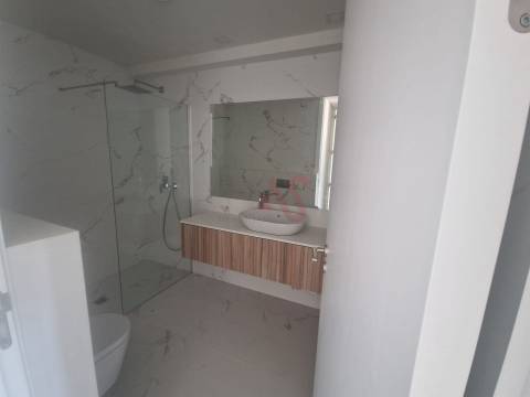 Apartamento de luxo T2 recuado em Creixomil, Guimarães