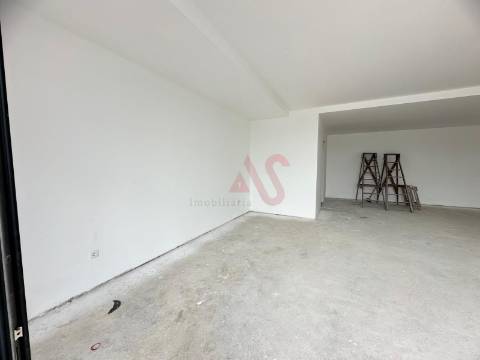 Loja com 83,10 m2 em Pedome, Vila Nova de Famalicão
