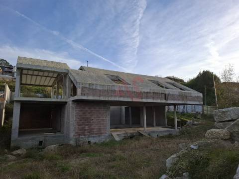 Moradia T4 de luxo no Parque da Cidade em Guimarães