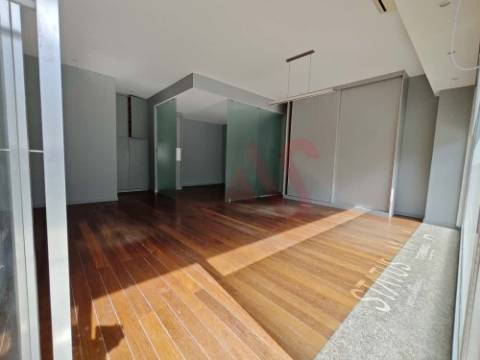 Loja no Fórum Vizela – 41,30 m2 com Licença para Comércio e Serviços