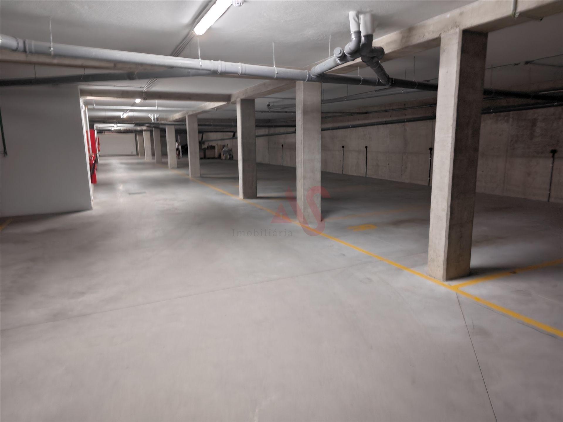 🅿️ Lugar de Garagem para venda em Vizela