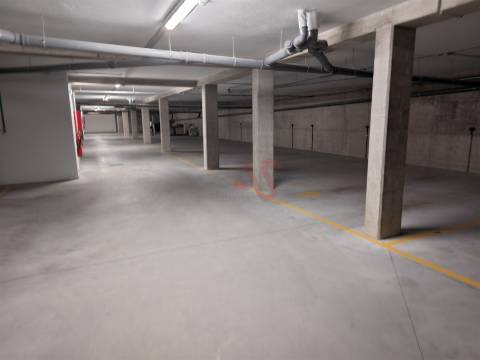 🅿️ Lugar de Garagem para venda em Vizela