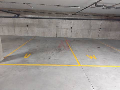🅿️ Lugar de Garagem para venda em Vizela