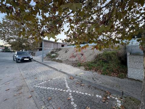 Terreno para construção com 520 m2 em Fermentões, Guimarães