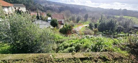 Moradia para Restauro em Quinchães, Fafe