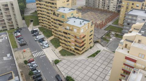 Apartamento T2, na Póvoa de Varzim, 2.ª linha de mar, a poucos passos da praia e da marginal