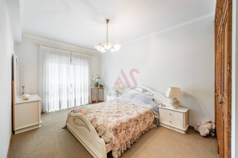 Apartamento T2, na Póvoa de Varzim, 2.ª linha de mar, a poucos passos da praia e da marginal