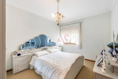 Apartamento T2, na Póvoa de Varzim, 2.ª linha de mar, a poucos passos da praia e da marginal