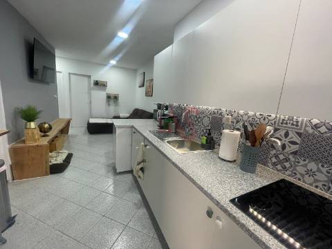 Apartamento T2 Renovado em Fermentões – Excelente Oportunidade de Investimento