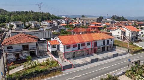 Andar Moradia T3+1 Totalmente Renovado em Brito, Guimarães