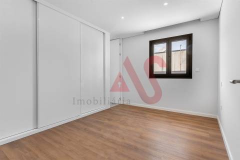 Andar Moradia T3+1 Totalmente Renovado em Brito, Guimarães