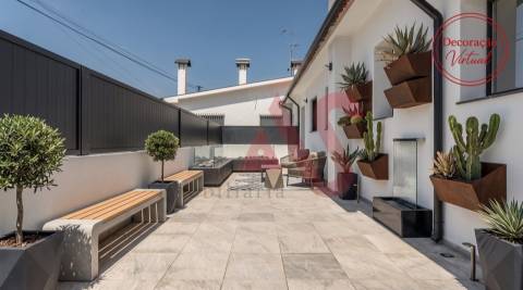 Andar Moradia T3+1 Totalmente Renovado em Brito, Guimarães