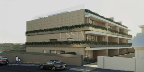 Apartamento T4 Duplex ao Parque da Cidade com Jardim Privativo