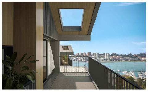 Moradia T4 Triplex | Casa com Jardim de 101m2 e Piscina vistas de Rio e Mar à Marina da Afurada