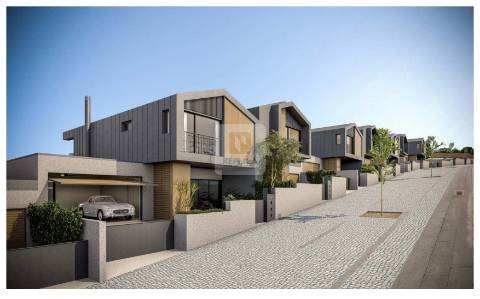 Moradia Triplex | Casa Panorâmica T5 com Jardim 117m2 e Piscina vistas Rio e Mar à Marina da Afurada