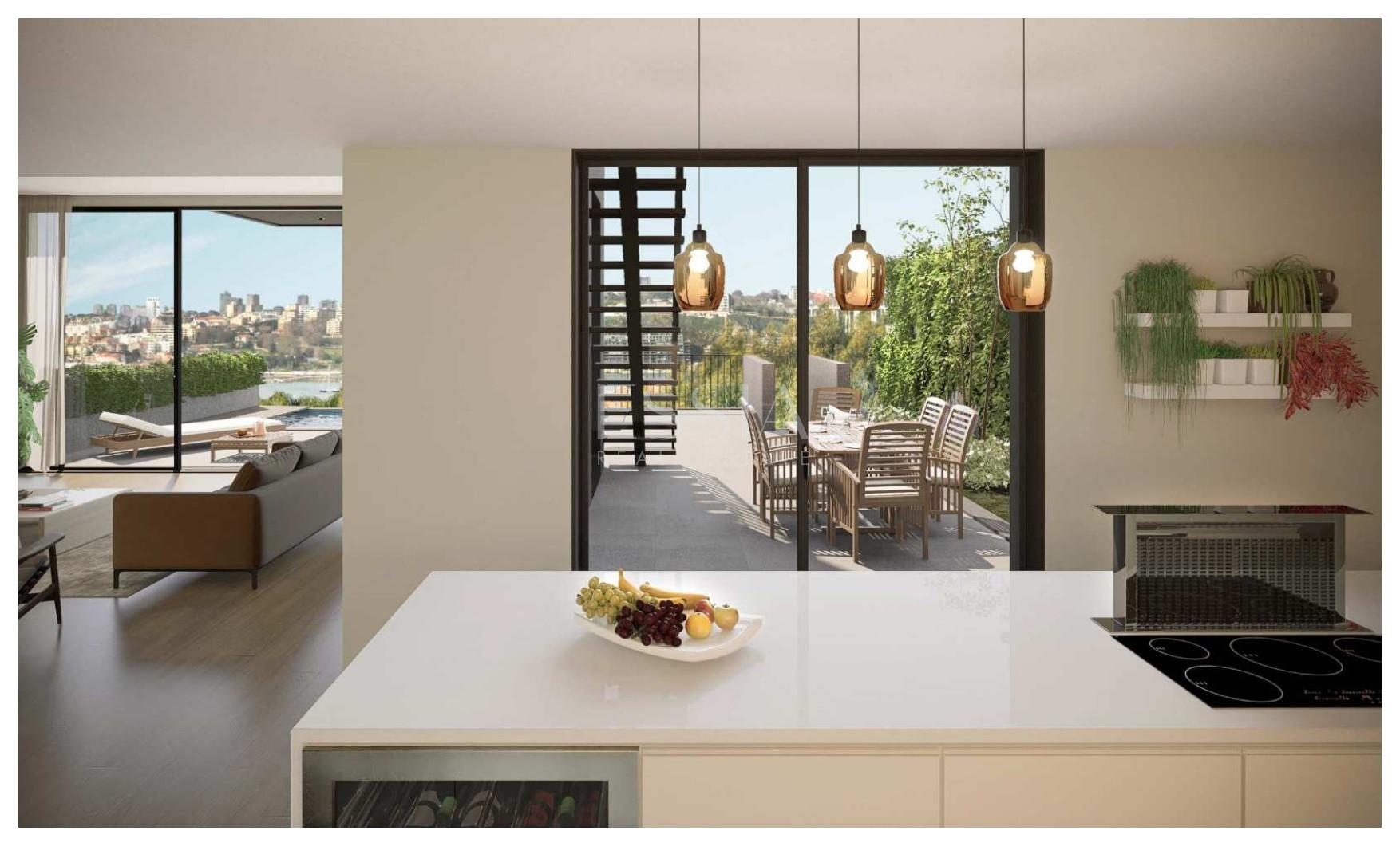 Moradia T4 Triplex | Casa com Jardim 74m2 e Piscina vistas de Rio e Mar à Marina da Afurada