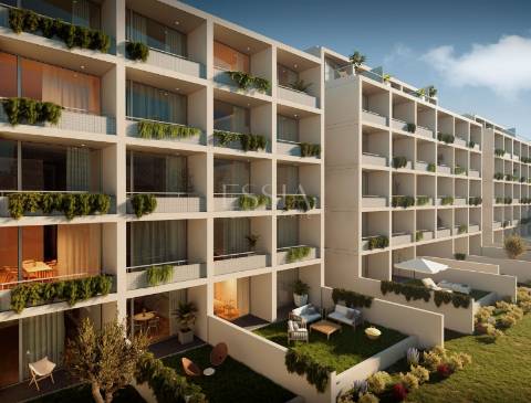 Apartamento TO com Terraço Privativo de 25m2 no Centro da Cidade do Porto