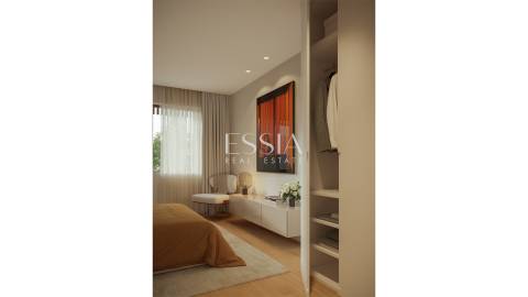 Apartamento T3 com Varanda no RAIZ na Avenida da Boavista