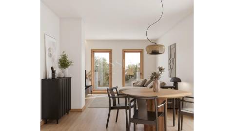 Apartamento T2 com Varandas e Garagem no Porto Art Square