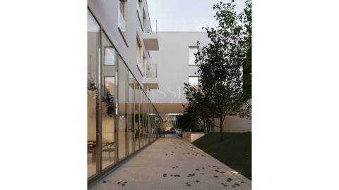 Apartamento T2 com Varandas e Garagem no Porto Art Square