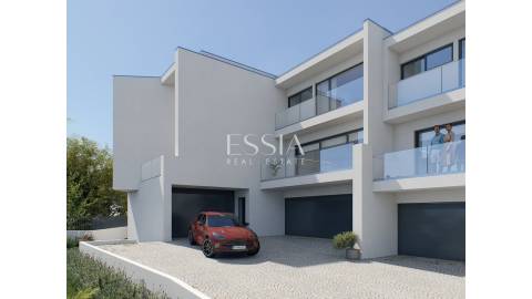 Moradias T3 com Jardim em Gondomar